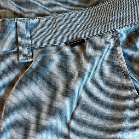 Travis Mathew Golf Shorts 38 - Picture 3 of 4